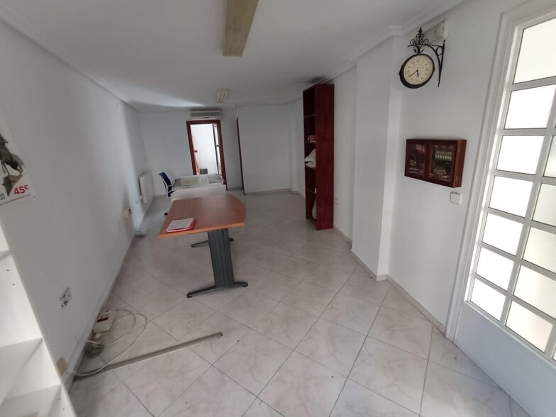 Local en Cáceres en venta - Foto del edificio - Imagen 1 de 12