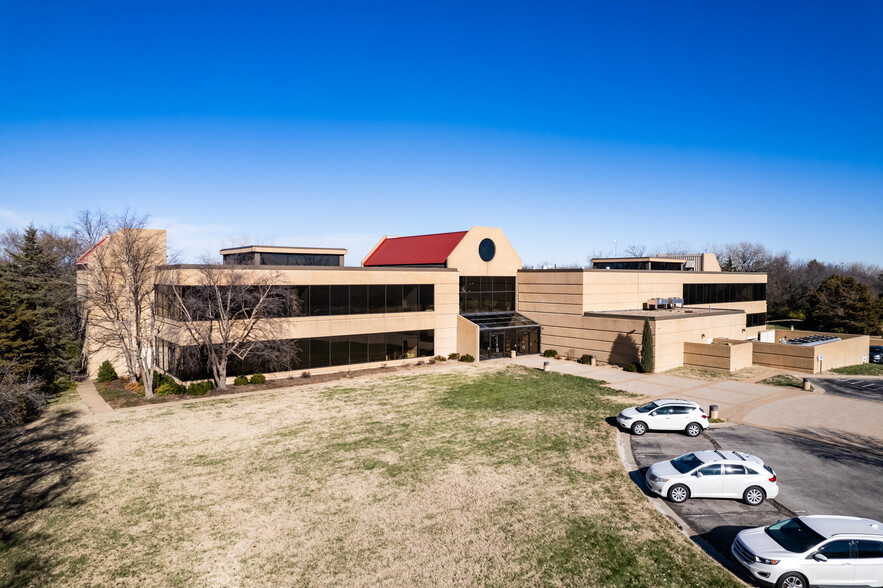 5000 E 29th St, Wichita, KS en alquiler - Foto del edificio - Imagen 1 de 53