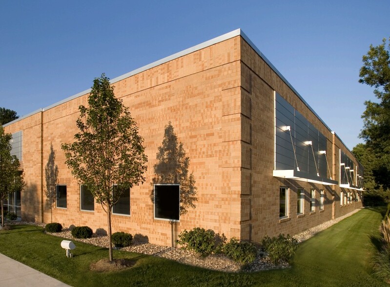 13800 W North Ave, Brookfield, WI en alquiler - Foto del edificio - Imagen 2 de 4