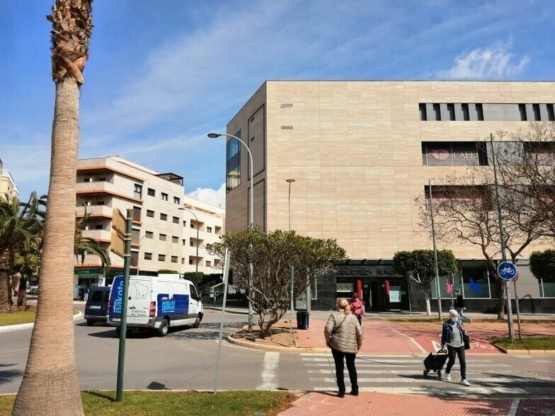 Oficina en El Ejido, Almería en alquiler - Foto del edificio - Imagen 3 de 13