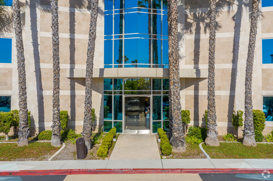 1061 Tierra Del Rey, Chula Vista, CA en alquiler - Foto del edificio - Imagen 2 de 5