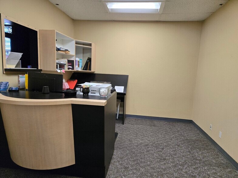 12820-12848 Pierce St, Pacoima, CA en alquiler - Foto del interior - Imagen 3 de 10