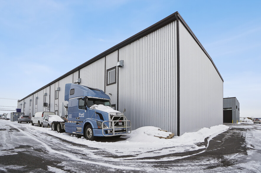 1356 Boul Lionel-Boulet, Varennes, QC en venta - Foto del edificio - Imagen 2 de 10