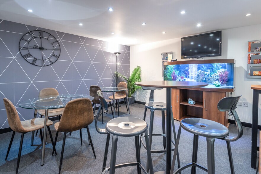 Oakcroft Rd, Chessington en alquiler - Foto del interior - Imagen 3 de 16