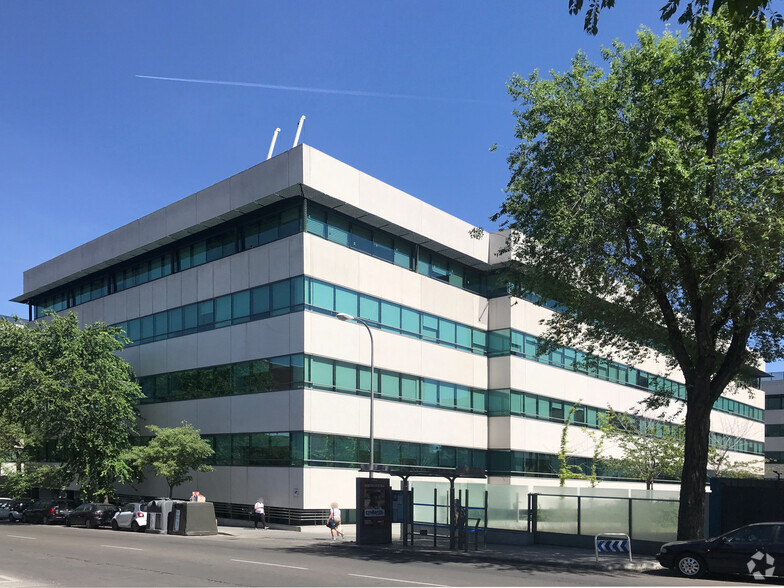 Calle Hermanos García Noblejas, 37 C, Madrid, Madrid en alquiler - Foto del edificio - Imagen 2 de 2