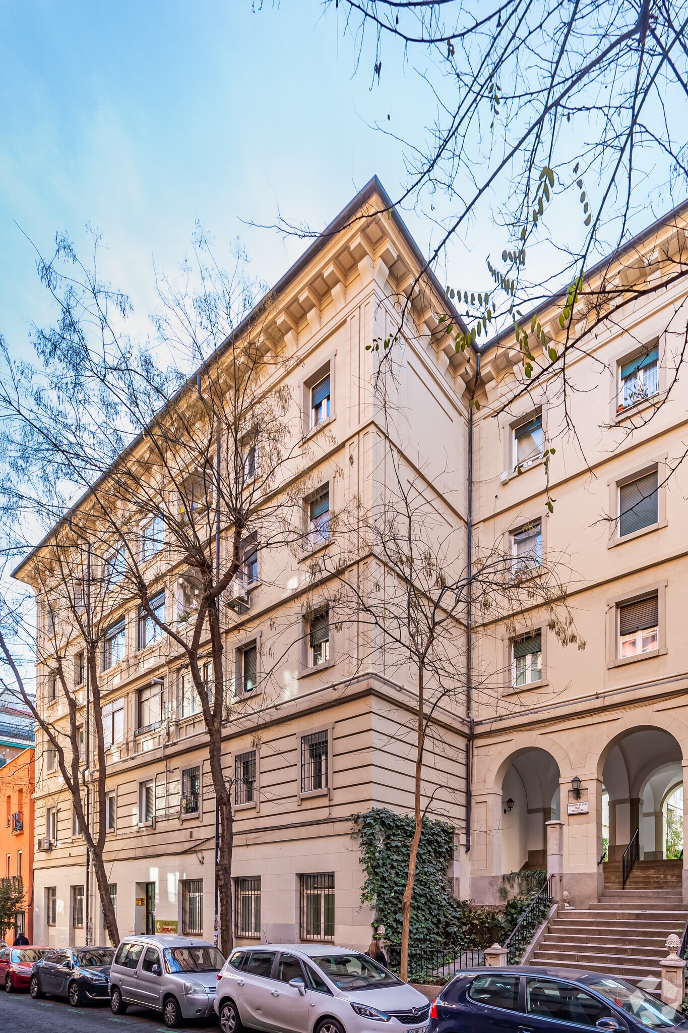 Edificio residencial en Madrid, Madrid en venta Foto del edificio- Imagen 1 de 5