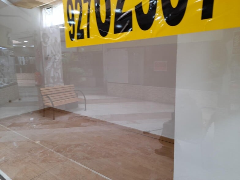 Local en Cáceres, Cáceres en alquiler - Foto del edificio - Imagen 3 de 4