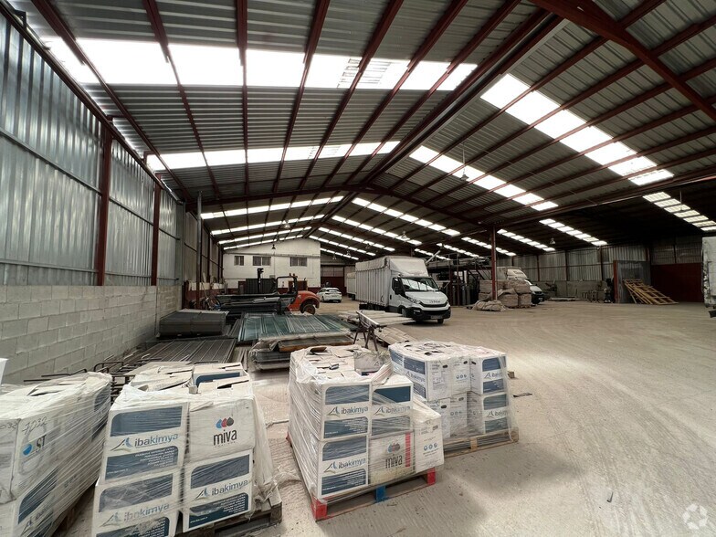 Nave en Humanes de Madrid, Madrid en venta - Foto del edificio - Imagen 2 de 21