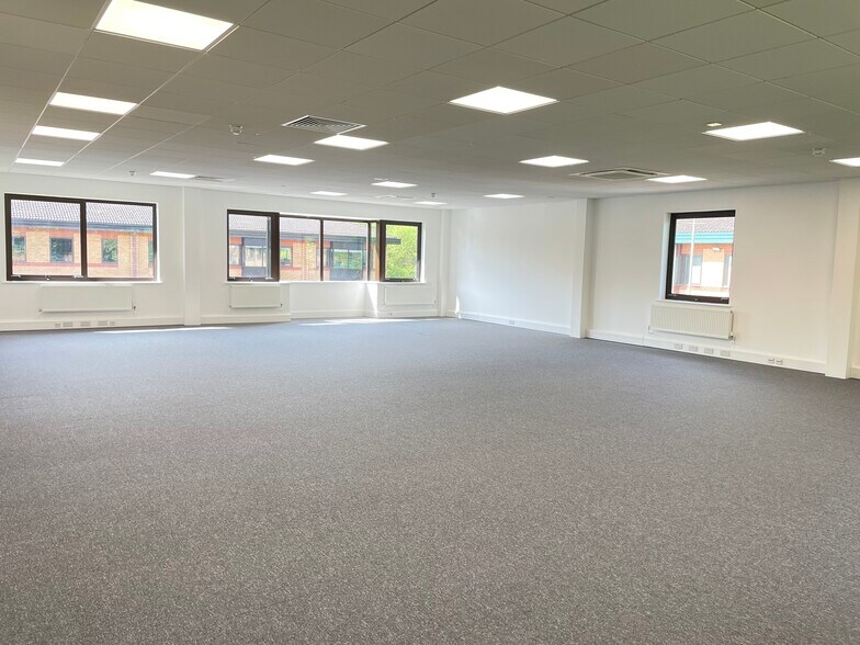 17-18 Thorney Leys Park, Witney en alquiler - Foto del edificio - Imagen 3 de 4