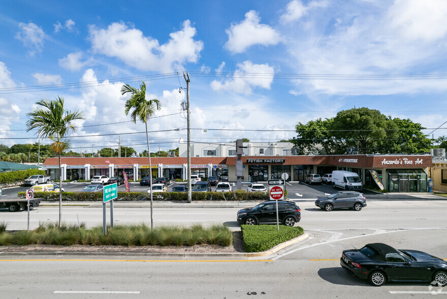 821-859 E Oakland Park Blvd, Oakland Park, FL en alquiler - Foto del edificio - Imagen 2 de 13