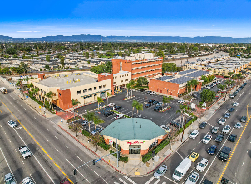 6416 Tampa Ave, Reseda, CA en alquiler - Foto del edificio - Imagen 1 de 21