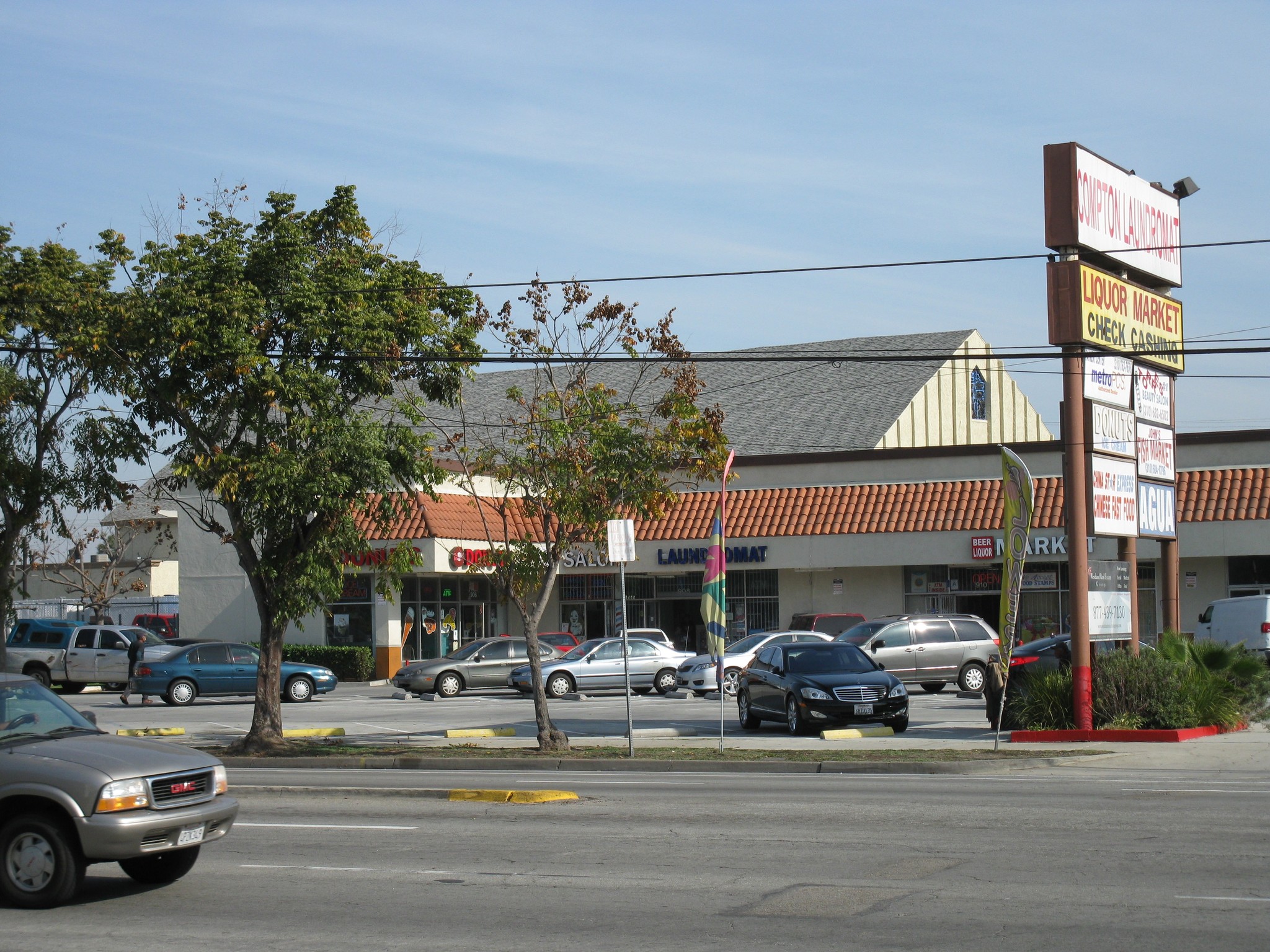 906-936 S Central Ave, Compton, CA en alquiler Foto del edificio- Imagen 1 de 3