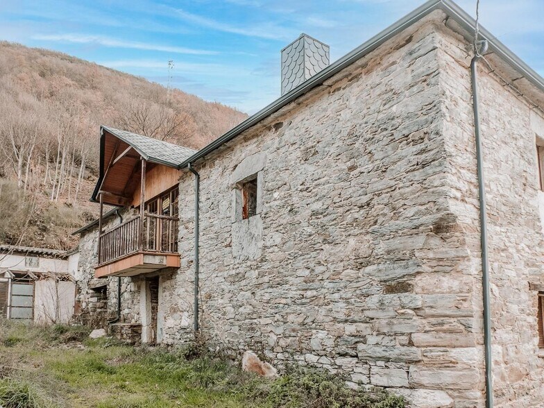 Local en Barjas en venta - Foto del edificio - Imagen 1 de 9