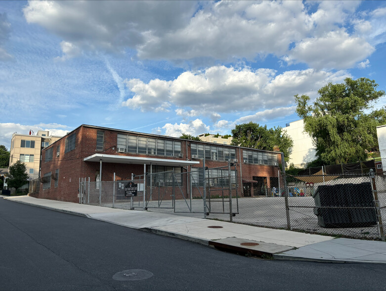 251 Fountain St, Philadelphia, PA en alquiler - Foto del edificio - Imagen 1 de 8