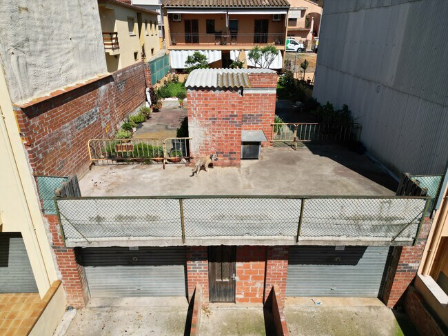 Más detalles de Carrer Sicilia, Bisbal Dempordà, 64, La Jonquera - Terreno en venta