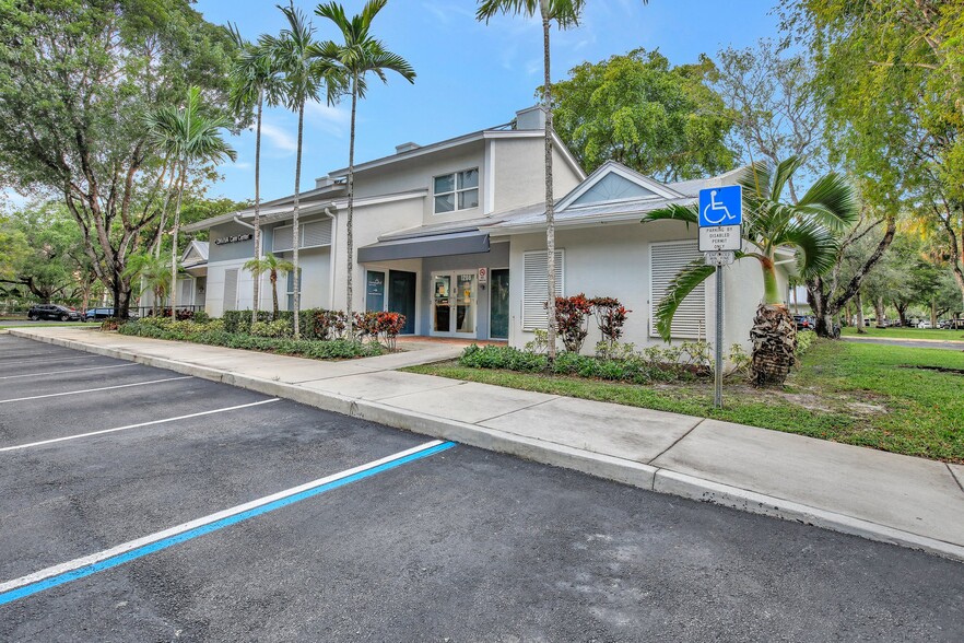 1208 N University Dr, Plantation, FL en alquiler - Foto del edificio - Imagen 3 de 12