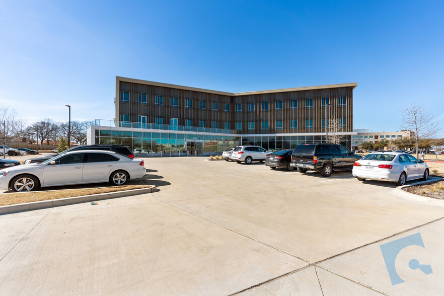 2101 Westpark Ct, Euless, TX en alquiler - Foto del edificio - Imagen 2 de 18