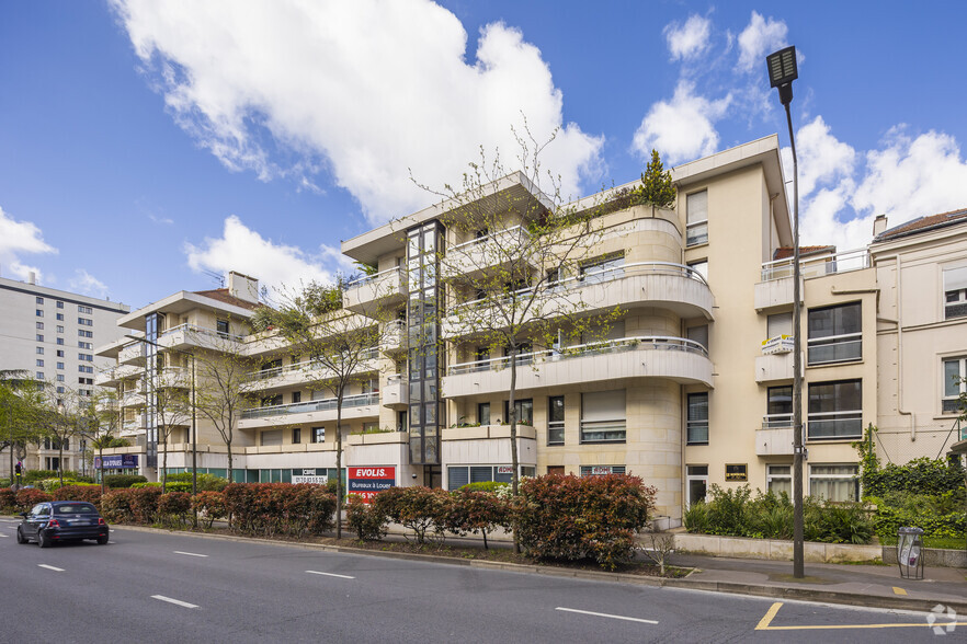 Oficinas en Suresnes en alquiler - Foto del edificio - Imagen 3 de 3