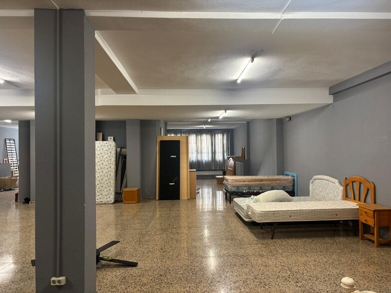 Local en Elche, Alicante en venta - Foto del interior - Imagen 3 de 9