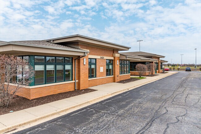 Más detalles de 3420 Lacrosse Ln, Naperville, IL - Coworking en alquiler