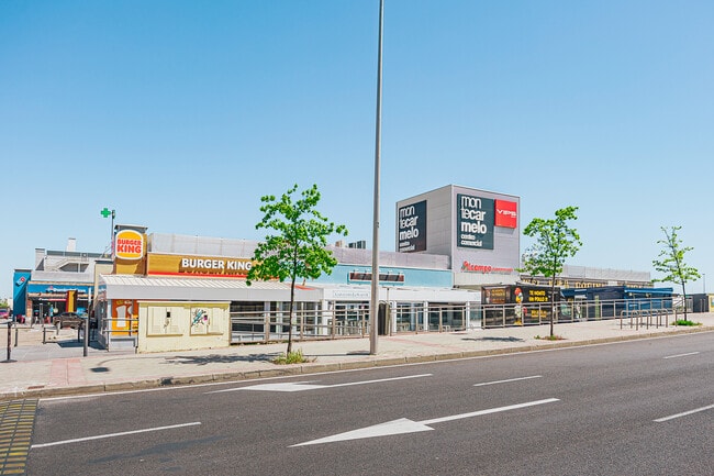 Más detalles de Calle Monasterio de Arlanza, 20, Madrid - Local en alquiler