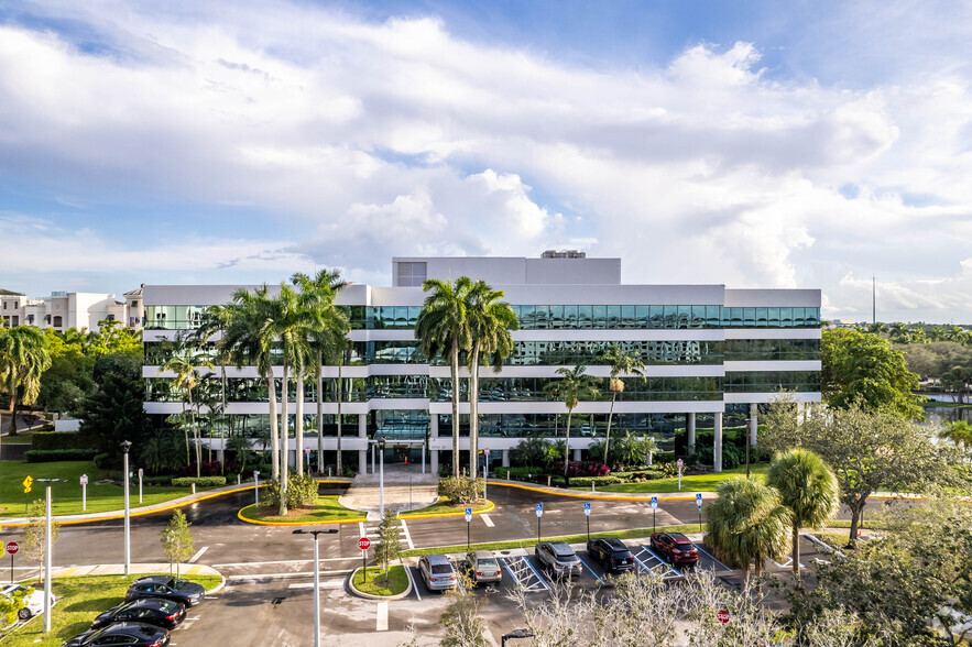 600 N Pine Island Rd, Plantation, FL en alquiler - Foto del edificio - Imagen 2 de 17