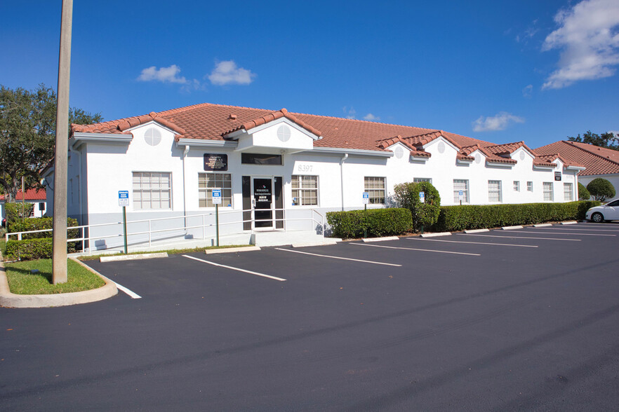 8391-8397 W Oakland Park Blvd, Sunrise, FL en alquiler - Foto del edificio - Imagen 2 de 8