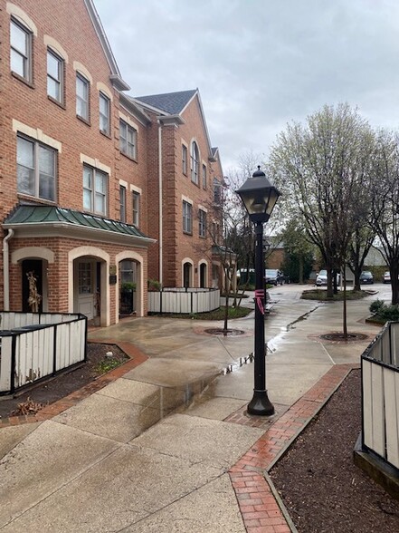 4216 Evergreen Ln, Annandale, VA en venta - Foto del edificio - Imagen 3 de 23