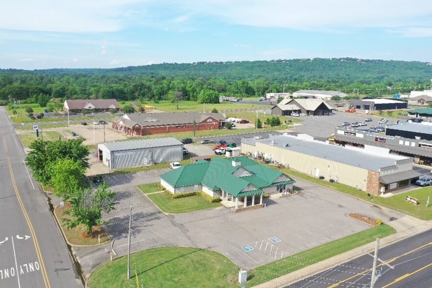 2711 E Parkway Dr, Russellville, AR en venta - Foto del edificio - Imagen 2 de 18