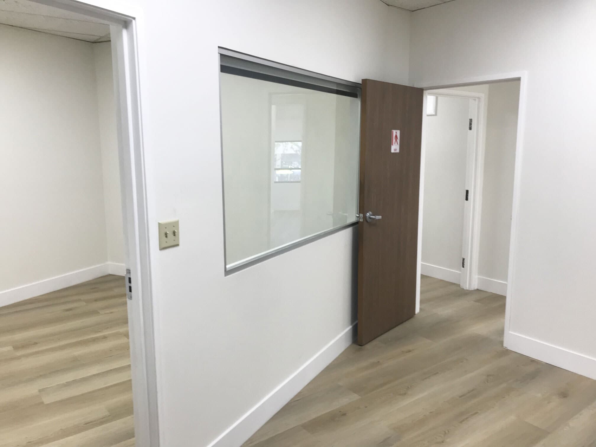 18645-18663 Ventura Blvd, Tarzana, CA en alquiler Foto del interior- Imagen 1 de 6