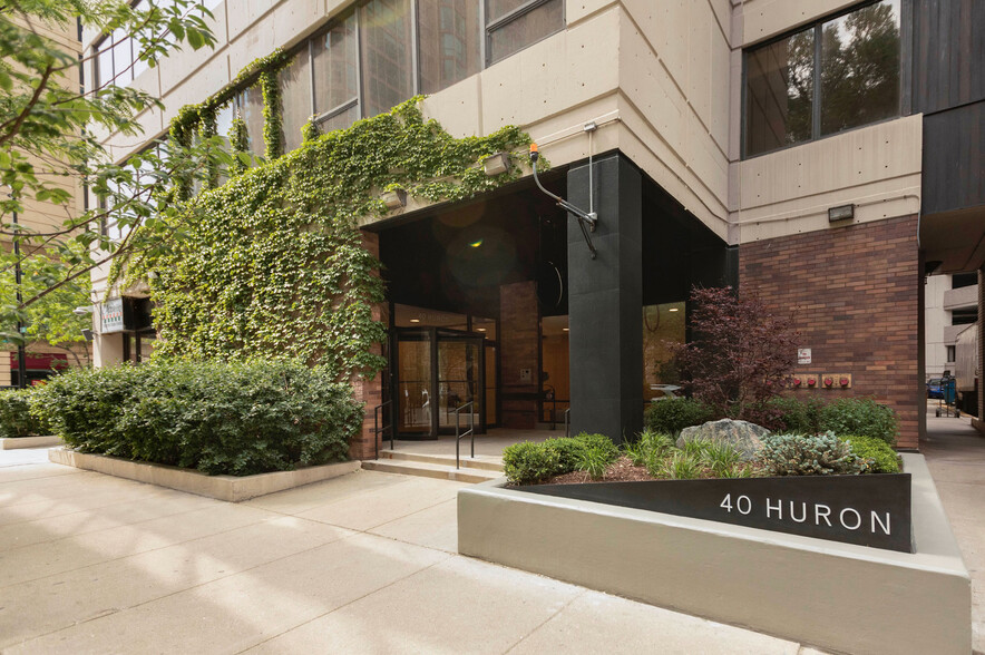 40 E Huron St, Chicago, IL en alquiler - Foto del edificio - Imagen 1 de 17