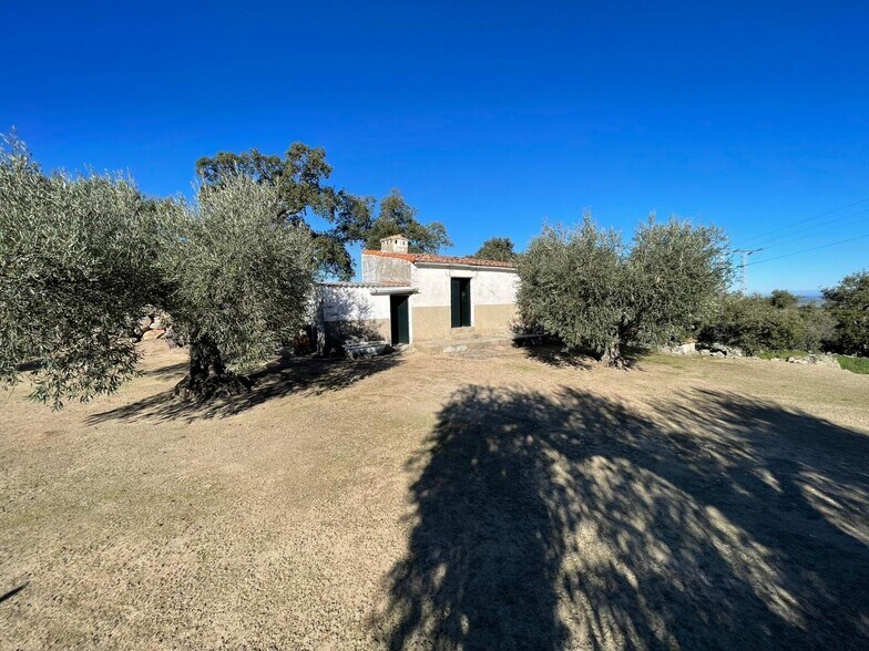 Terreno en Montánchez en venta - Foto del edificio - Imagen 2 de 15