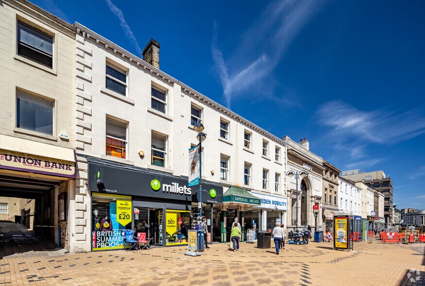 2-17 Imperial Arcade, Huddersfield en alquiler - Foto del edificio - Imagen 3 de 4