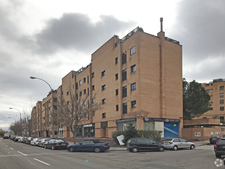 Avenida Machupichu, 27, Madrid, Madrid en alquiler - Foto del edificio - Imagen 2 de 3