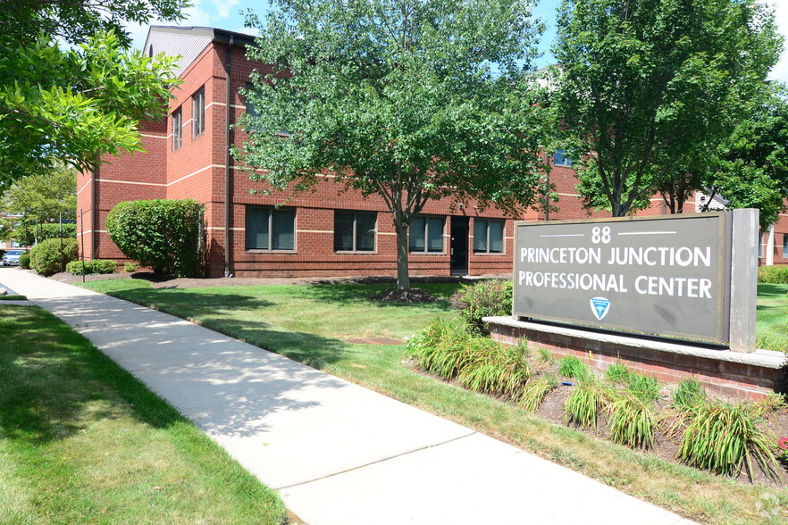 88 Princeton Hightstown Rd, Princeton Junction, NJ en alquiler - Foto del edificio - Imagen 1 de 9