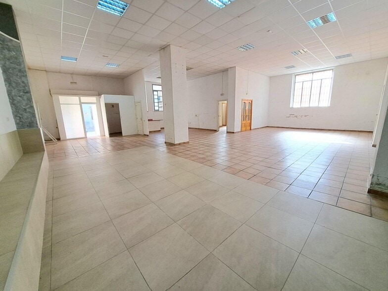 Local en Carcaixent, Valencia en alquiler - Foto del interior - Imagen 3 de 14