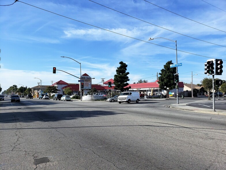 305 W Arbor Vitae St, Inglewood, CA en alquiler - Foto del edificio - Imagen 1 de 10