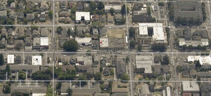 1724-1728 NE Broadway St, Portland, OR - VISTA AÉREA  vista de mapa - Image1