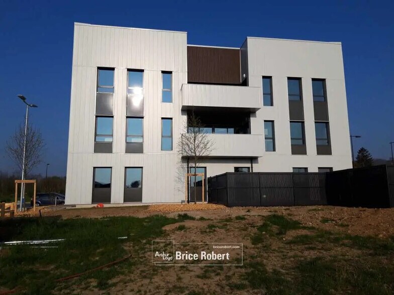 Oficina en Montluel en alquiler - Foto del edificio - Imagen 2 de 13