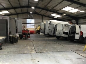 1-5 Cowbeech Hl, Hailsham en venta Foto del interior- Imagen 2 de 2