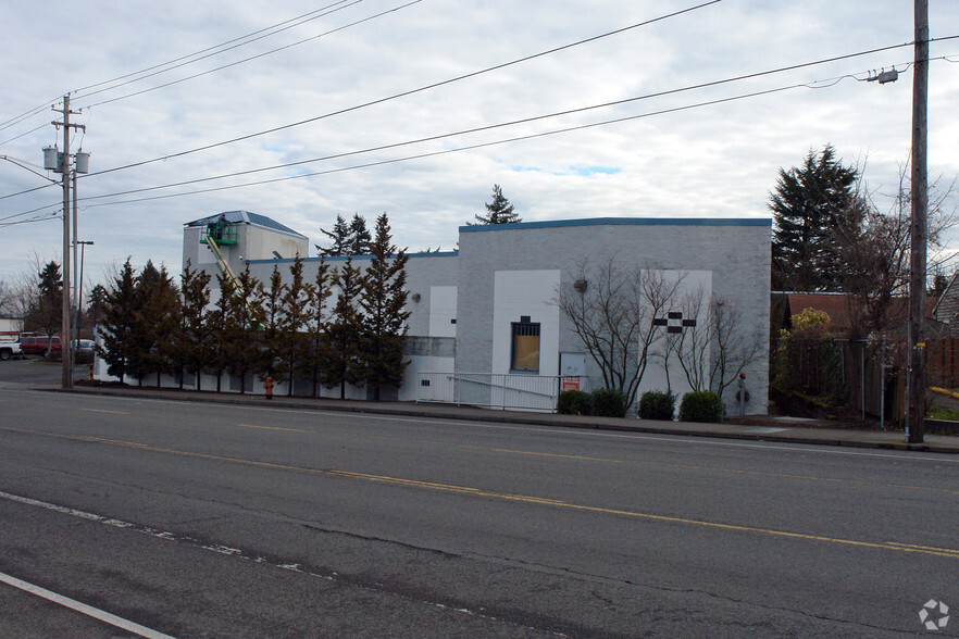 4346 NE Cully Blvd, Portland, OR en alquiler - Foto del edificio - Imagen 2 de 4