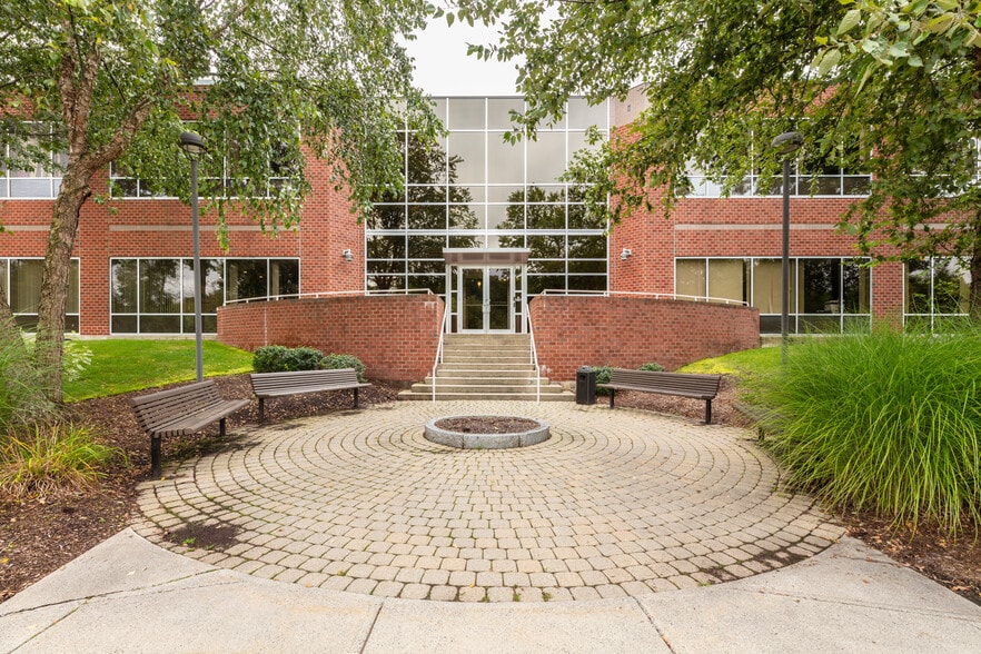 35 New England Business Center Dr, Andover, MA en alquiler - Foto del edificio - Imagen 1 de 13