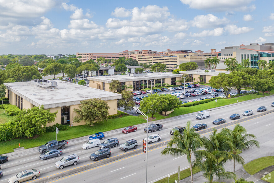 8700 N Kendall Dr, Miami, FL en alquiler - Foto del edificio - Imagen 1 de 10