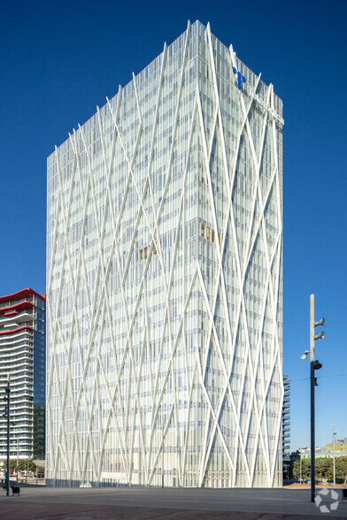 Plaça D'ernest Lluch, 5, Barcelona, Barcelona en alquiler - Foto del edificio - Imagen 2 de 9