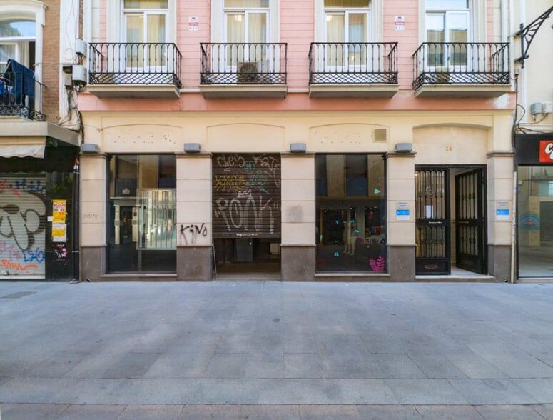 Local en Granada en venta - Foto del edificio - Imagen 2 de 16