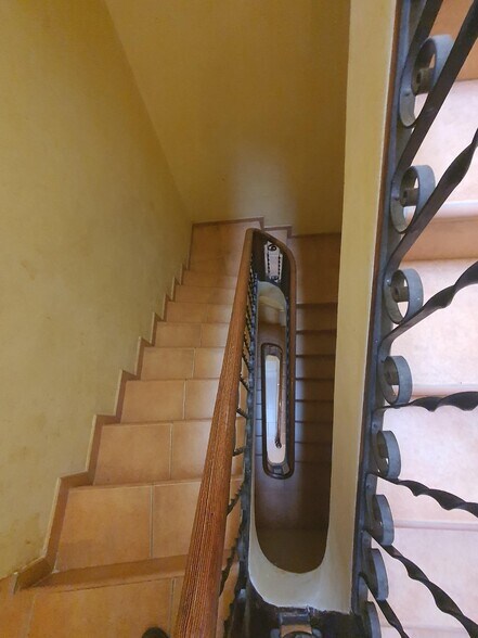 Edificio residencial en Alicante en venta - Foto del interior - Imagen 3 de 50