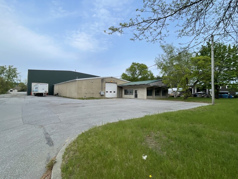 74 Avenue B Ave, Williston, VT en venta - Foto del edificio - Imagen 2 de 5