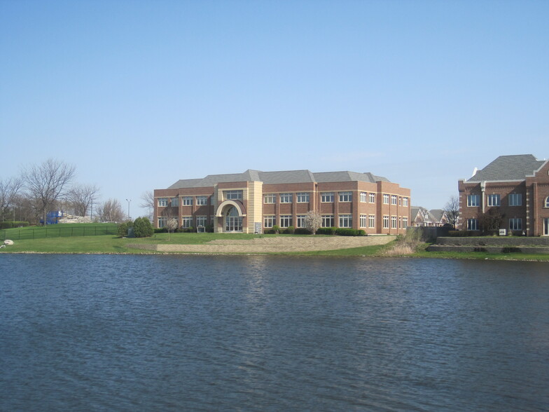 1315 Macom Dr, Naperville, IL en alquiler - Foto del edificio - Imagen 2 de 14