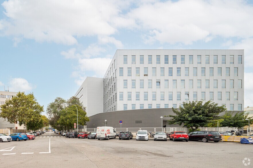 Oficina en Barcelona, Barcelona en alquiler - Foto del edificio - Imagen 2 de 3