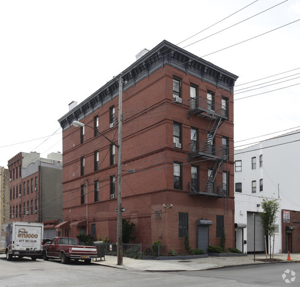 253 Van Brunt St, Brooklyn, NY en venta - Foto principal - Imagen 1 de 17